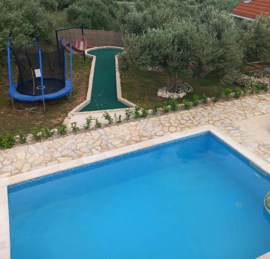 Holiday House M&A&K With Swimming Pool Каштель-Штафилич Экстерьер фото