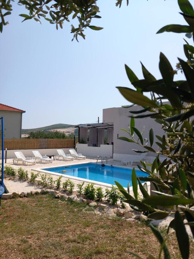 Holiday House M&A&K With Swimming Pool Каштель-Штафилич Экстерьер фото